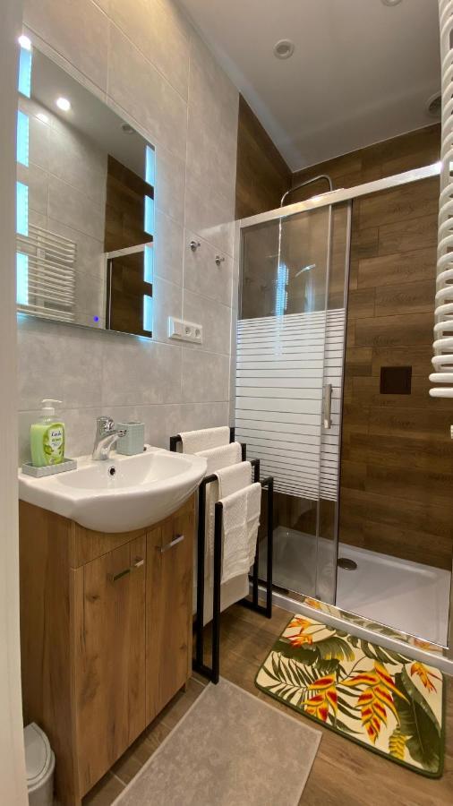Lublinbnb - Exclusive Family Apartment ------ In The Heart Of Lublin -------------------------------- Bedroom & Living Room & Kitchen Eksteriør bilde
