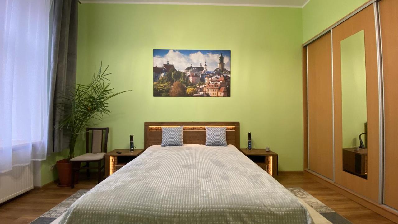 Lublinbnb - Exclusive Family Apartment ------ In The Heart Of Lublin -------------------------------- Bedroom & Living Room & Kitchen Eksteriør bilde